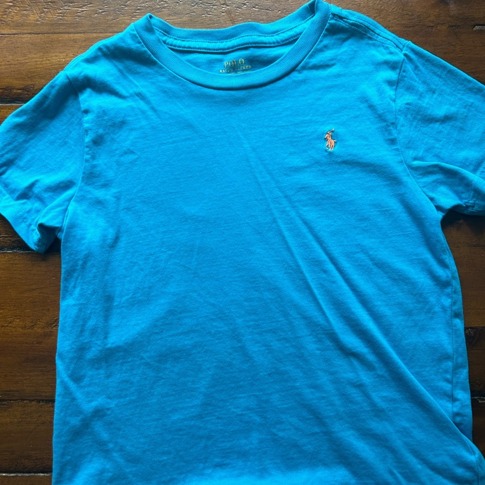 Boys size 6 shirt
